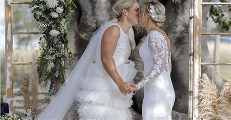 Gay Australian Cricketers Delissa Kimmince And Laura Harris Get Married