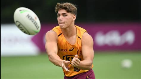 Reece walsh is a professional rugby league footballer who plays for the new zealand warriors as a his contract with the warriors is worth $1.2 million. Whiz kid Walsh exits Brisbane for Warriors | PerthNow
