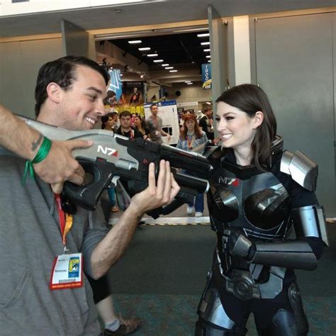 Mass Effect Costumes At Comic Con 2012 Ravishing Female Commander Shepard Cosplay Photos