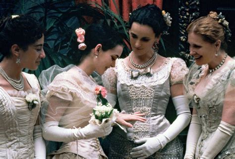 Pictures And Photos Of Winona Ryder The Age Of Innocence Innocence Movie Costume Drama