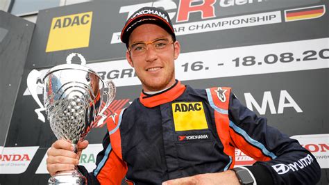 Thierry neuville logra un triunfo en su debut en circuitos. Thierry Neuville: "I just drove as fast as I could ...