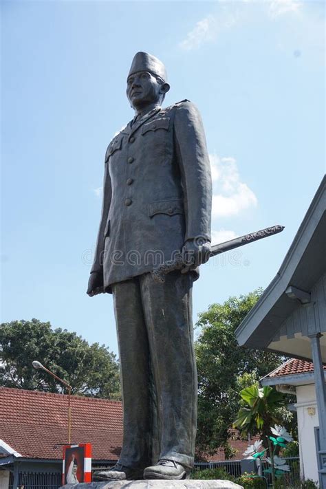 Estatua De Sukarno En Istana Gebang Sukarno Es El Primer Presidente De
