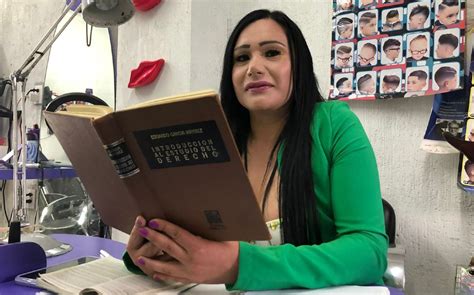 Mujer Trans Apoya A Comunidad Lgbt Para Evitar Que Caiga En La Calle