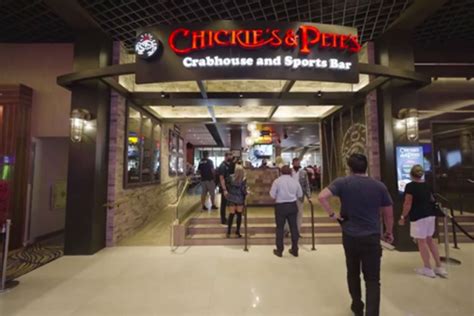 Chickie S Pete S Crab House And Sports Bar Celebrates Historic West