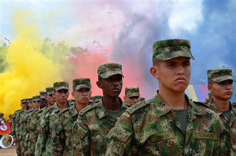 Ejército nacional de colombia) is the land warfare service branch of the military forces of colombia.with over 361,420 active personnel as of 2020, it is the largest and oldest service branch in colombia, and the third largest army in the americas after brazil and the united states. Ejercito desmintió que combatió contra el ELN mientras ...