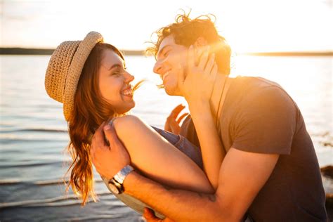 Aquarius woman cancer man compatibility = 40%. How To Make Aquarius Man Fall In Love With Cancer Woman ...