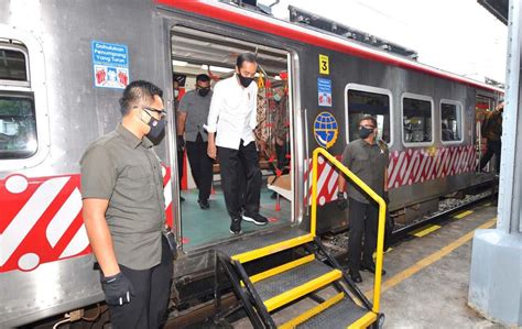 Foto Jokowi Resmikan Kereta Listrik Lintas Yogyakarta Solo