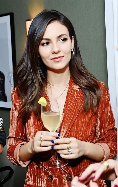 Victoria Justice Rachel Zoe Autumnal Curateur Supper At The Maybourne