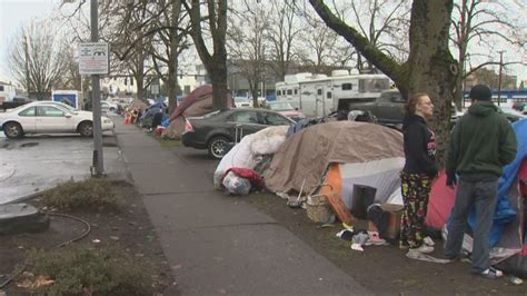 Salem Oregon Considers Banning Sitting On Sidewalks Kgw
