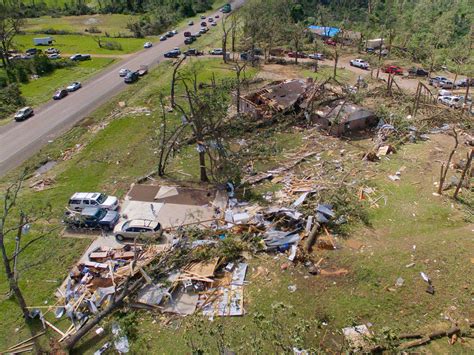 Emory Texas Tornadoes Severe Storms Strike Texas Central Us Pictures Cbs News
