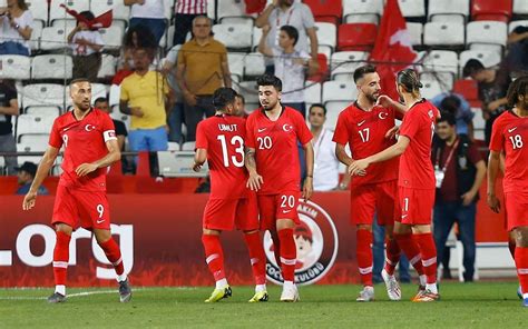 Euro 2020'de yer alacak olan a millî takım'ımızın turnuva öncesinde antalya'da yapacağı kampın aday kadrosu belli oldu. Türkiye Özbekistan'ı ağırlıyor işte Milli Takım'ın aday ...