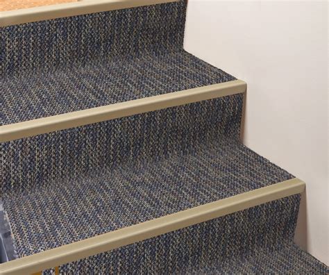 • 56 easy to install shapes including edge guards, thresholds, adaptors & transitions, fillet strip, stair nosings, landing trim, cove caps, corner guards and reducers. Metal Stair Nosing For Vinyl Flooring - Walesfootprint.org