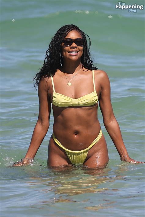 Gabrielle Union Looks Amazing In A Bikini On The Beach In Miami Photos Leaked Nude Celebs
