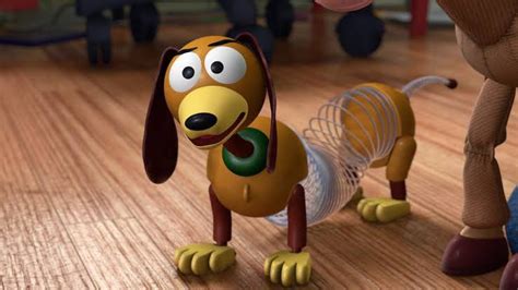 Slinky Dog Wiki Pixar Español Amino
