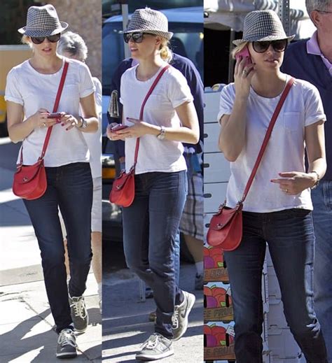 Elizabeth Banks Goes Shopping With Parents Ann And Mark P Mitchell