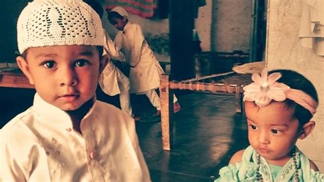 Berapa pun usianya, seorang anak akan tersentuh saat mendengar ungkapan sayang dari orangtuanya. 15 Kata Mutiara untuk Anak Islami yang Mendidik | KepoGaul