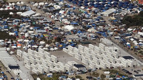 Calais Plus De 9 000 Migrants Dans Le Camp Selon Les Associations La Voix Du Nord