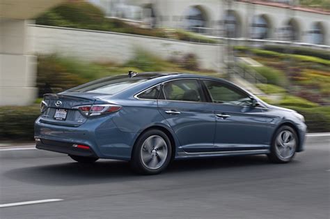 May 28, 2021 · hyundai sonata hybrid vs. 2016 Hyundai Sonata Hybrid And Plug-In Hybrid First Drive ...