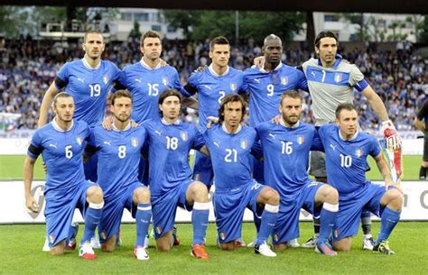 A seleção italiana de futebol é o time nacional da itália de futebol masculino, gerido pela seleção italiana de futebol. La Nazionale Italiana cambia "voce": ecco il nuovo ...