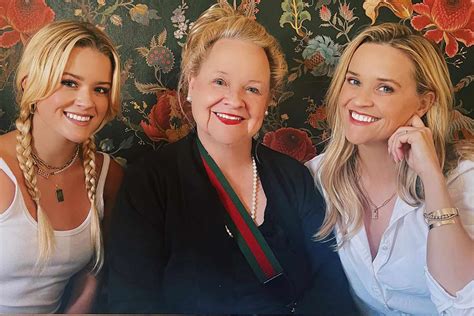 Reese Witherspoon Shares Generations Photo With Mom And Daughter Ava