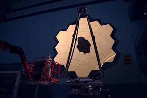 Gambar Berwarna Pertama Dari Teleskop Luar Angkasa James Webb Nasa