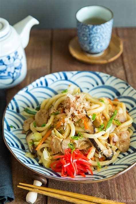 What dishes to serve with this recipe? Yaki Udon | Recipe | Easy japanese recipes, Yaki udon, Food