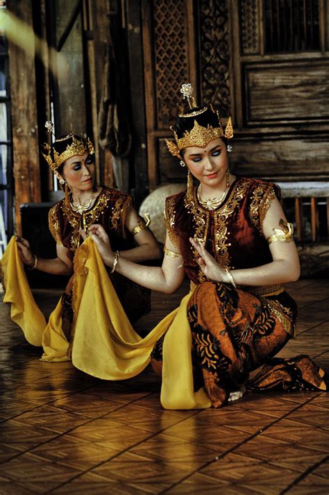 Javanese Dancers Seni Tradisional Fotografi Budaya