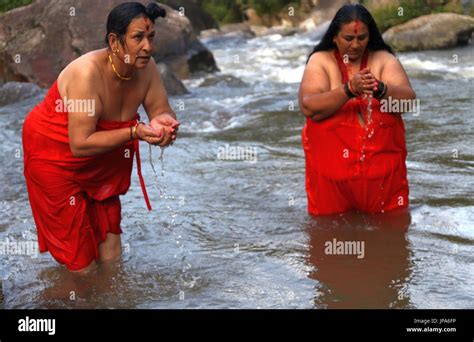 Kathmandu Nepal 31st July 2017 Hindu Women Take Holy Bath And Collect Water From Bagmati