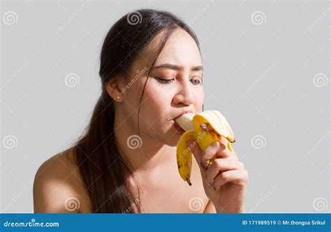 Mujeres Comiendo Plátanos Para Hacer El Amor Imagen de archivo Imagen de fondo gente