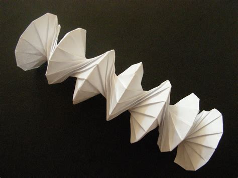 Origami Spiral Spring Into Action Orgiami Design By Jef Flickr