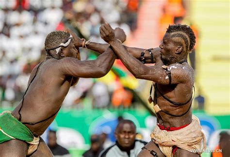 La Lutte Sénégalaise à Dakar French News Cn