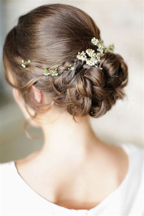 They're classic and elegant alternatively, look to your wedding dress neckline and veil style to narrow down your hairstyle—some necklines lend themselves better to updos than others. Gorgeous rustic wedding hairstyles ideas 68 - Fashion Best