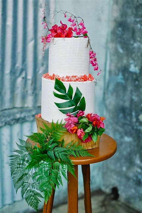 24 Tropical Wedding Cakes That Wow | Wedding Forward | Tropical wedding cake, Tropical wedding ...