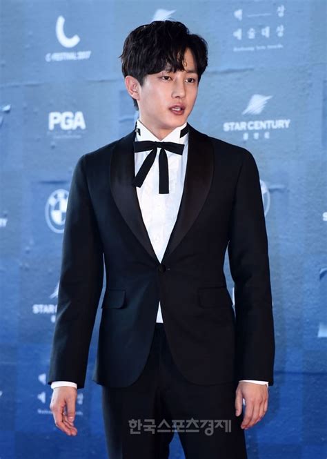 Hide show actor (1 credit). Kim Min Seok Wins "Best New Drama Actor" At 2017 Baeksang ...