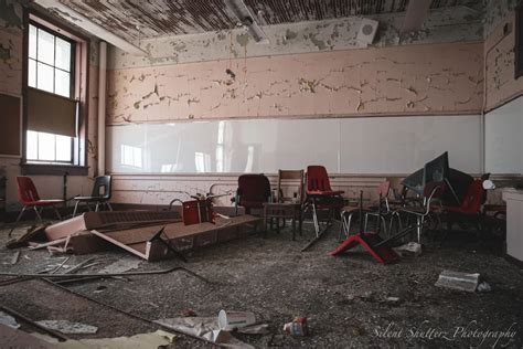 Abandoned Classroom Oc Urbanexploration Abandoned Abandoned