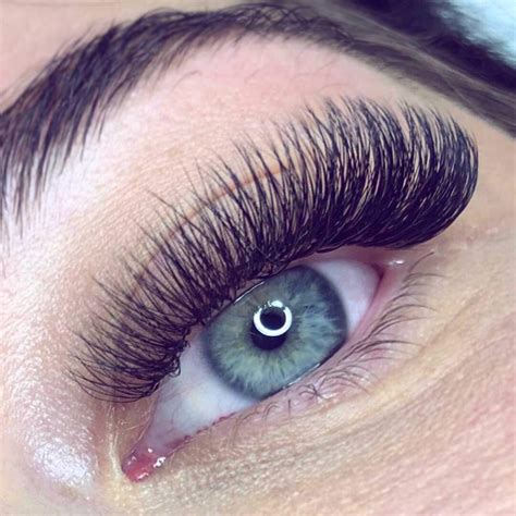 russian volume lash extensions treatment nouveau lashes