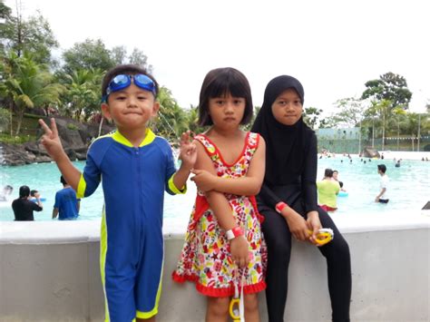 Starhill golf and country club overview. CELOTEH MaMa3H: Swimming @ Starhill Water Park Johor