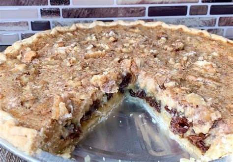 Cook over low heat about 15 minutes or until thick. Sour Cream Raisin Pie - Hot Rod's Recipes