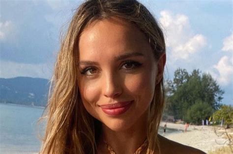 Veronica Bielik Show Off Her Curves In Tiny Bikini While In Thailand
