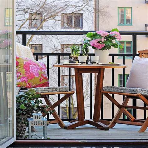 15 Green Decorating Ideas For Small Balcony Spring Decorating