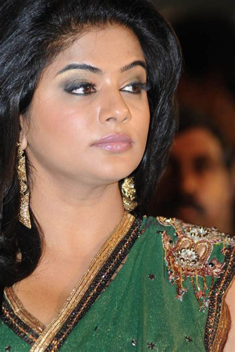 Actress Priyamani Hot Close Up Stills Cinehub