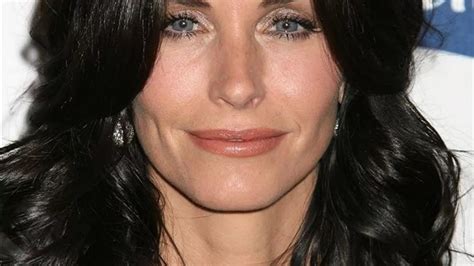 Courtney Cox Gets Nude In Cougar Town Mirror Online