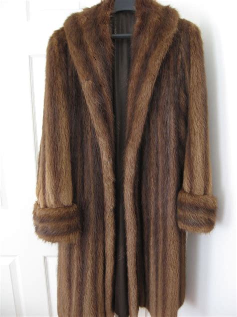 You can substitute your chosen fur coat for the one that did not suit you. Vintage Fur Coats For Sale - Classified Ads -Buy and sell ...