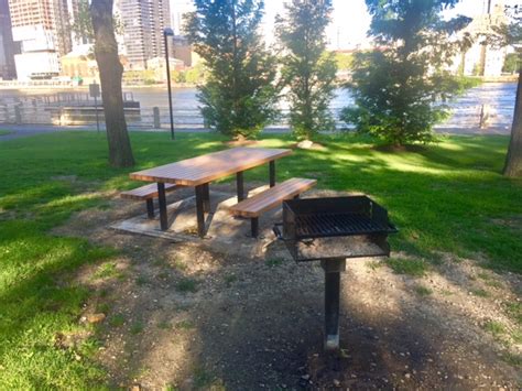Roosevelt Islander Online Roosevelt Island Has New Picnic Benches At Octagon Park And Blackwell