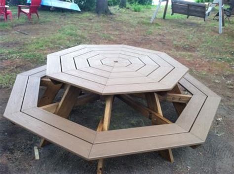 While furniture woodworking is noted for its difficulty, there are some basic things that people with minimal experience can accomplish while an octagonal surface may seem a bit more advanced than a simple rectangular shape, the truth is that it doesn't need to be. Trex Octagonal Picnic Table | Do It Yourself Home Projects ...