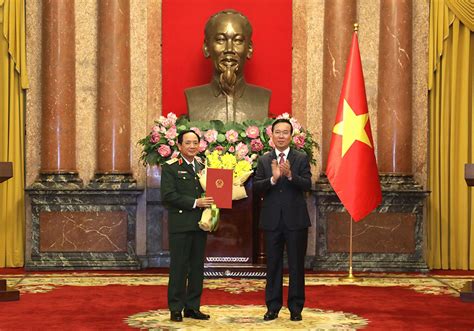 Chủ Tịch Nước Trao Quyết định Thăng Quân Hàm Thượng Tướng đối Với đồng Chí Trịnh Văn Quyết