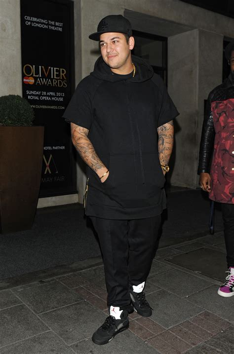 rob kardashian spotted what does he look like now