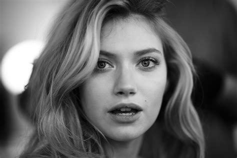 Monochrome Blond Hair Beauty Long Hair Looking At Camera Hairstyle Imogen Poots Portrait