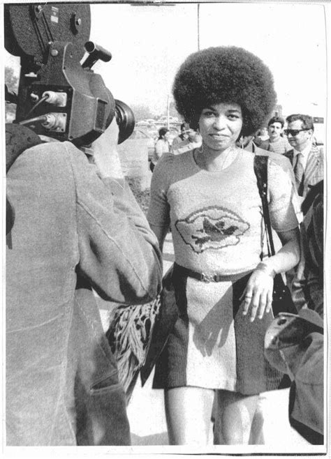 Radical Simply Means Grasping Things At The Root Angela Davis Https T Co UpnbuEFQfP Angela
