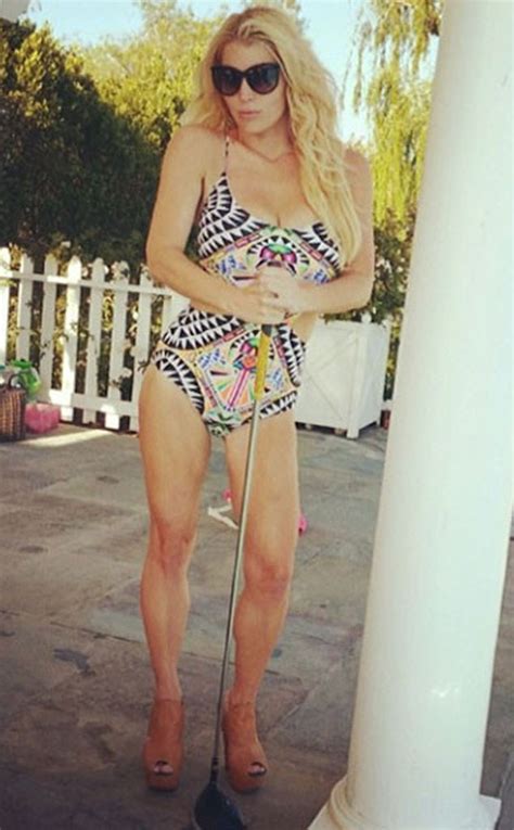 Slimmer Jessica Simpson Proudly Poses In A Swimsuit E Online Au